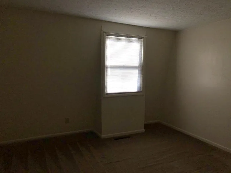 344 E Market St — Photo 12