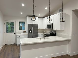 531 S Grand St, Orange, CA 92866