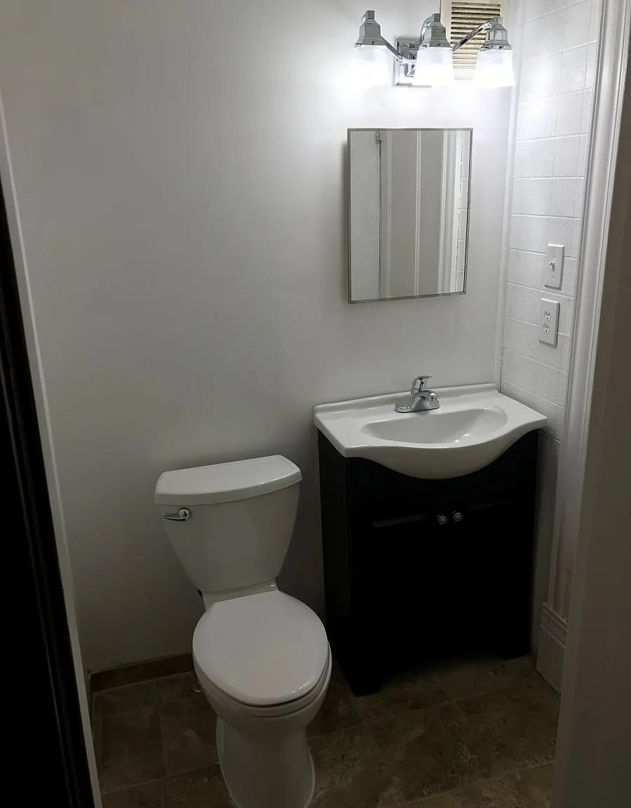 946 Heaton Street — Photo 3