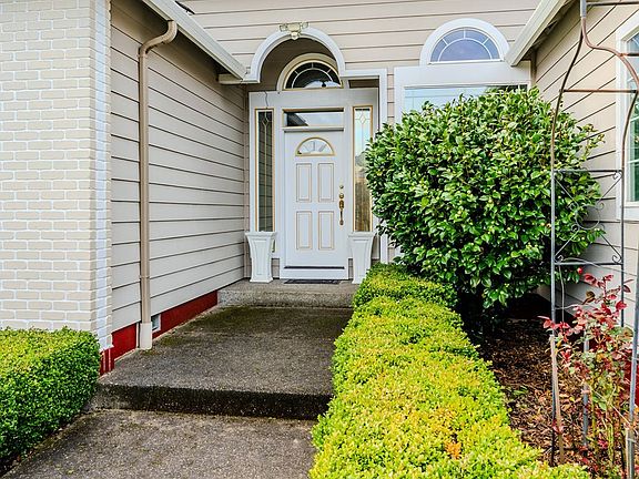 3rd image of 16442 SE High Meadow Loop