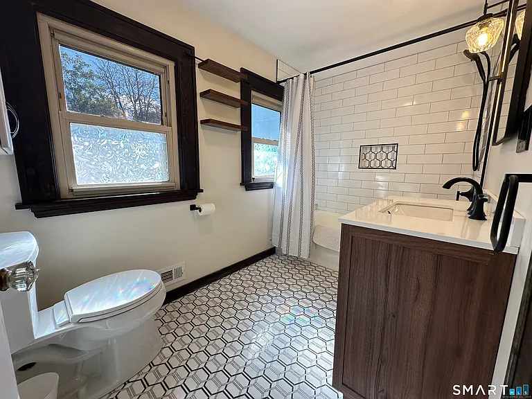 21 Elgin Ave — Photo 27