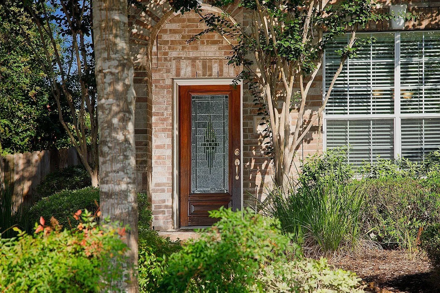 3 bed, 2.5 bath, 2192 sqft, $3,500 — Photo 2