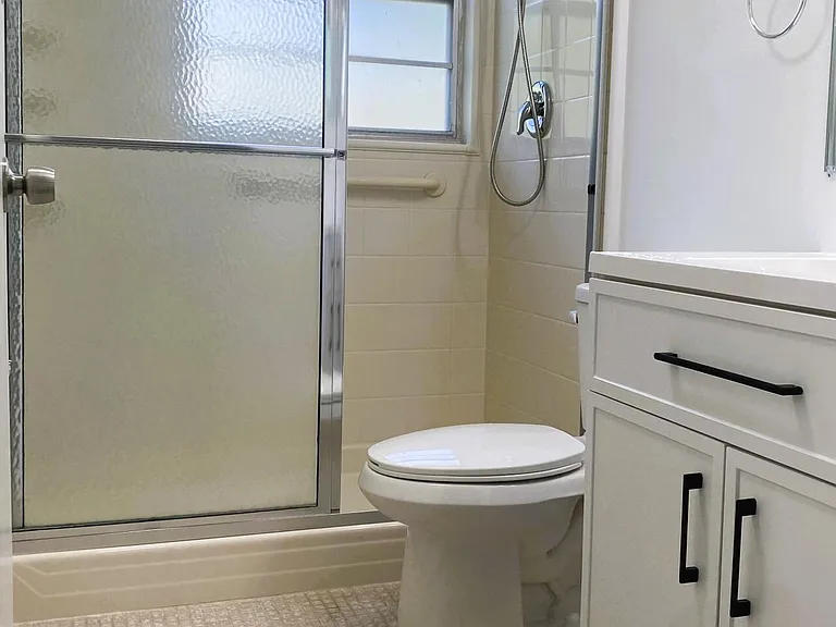 256 Mansfield Dr #G — Photo 10
