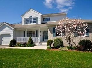 3 Crab Apple Ln, Franklin, MA 02038
