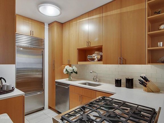 3rd image of 200 E End Ave APT 6L