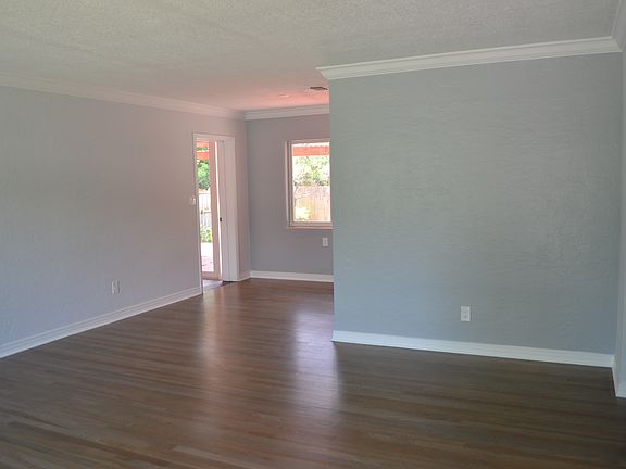 5th image of 2206 Montana St