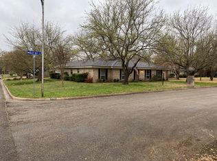 7251 Valley Dale Ct, Benbrook, TX 76116