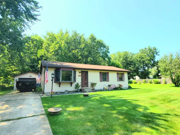 704 S 22nd St, Chesterton, IN 46304