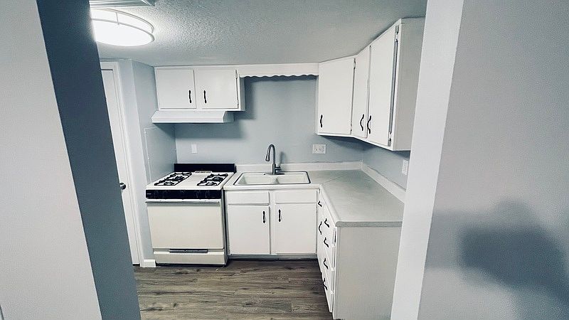 1st image of 3305 Wood Ave Unit 32