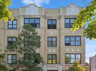 1549 W Sherwin Ave #403, Chicago, IL 60626
