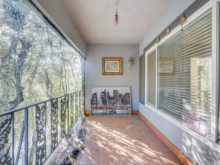 1610 S Pomona Ave #C15 — Photo 28