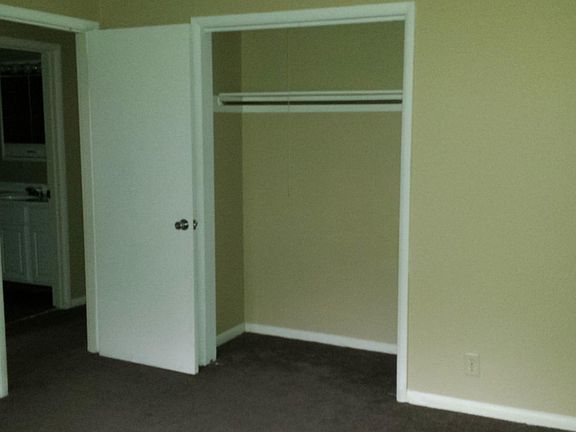 4th image of 2083 New Haven Dr