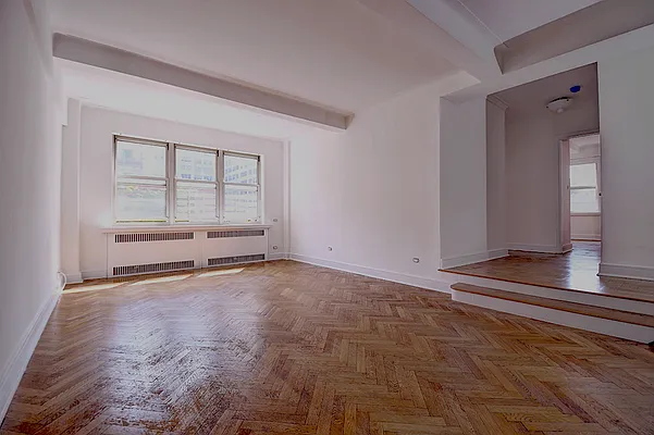 Rented by Urbane Brokerage | media 22