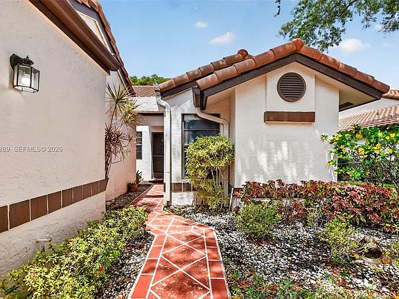 5th image of 6141 Sunny Pointe Cir