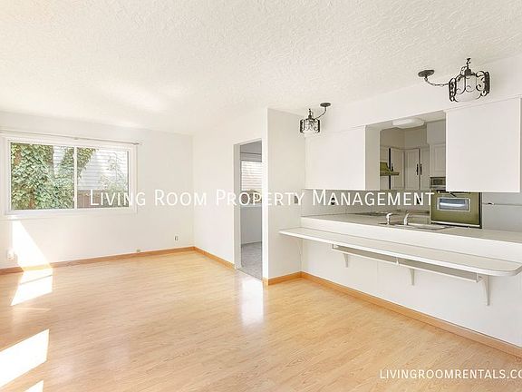 5th image of 3740 SE Tibbetts St