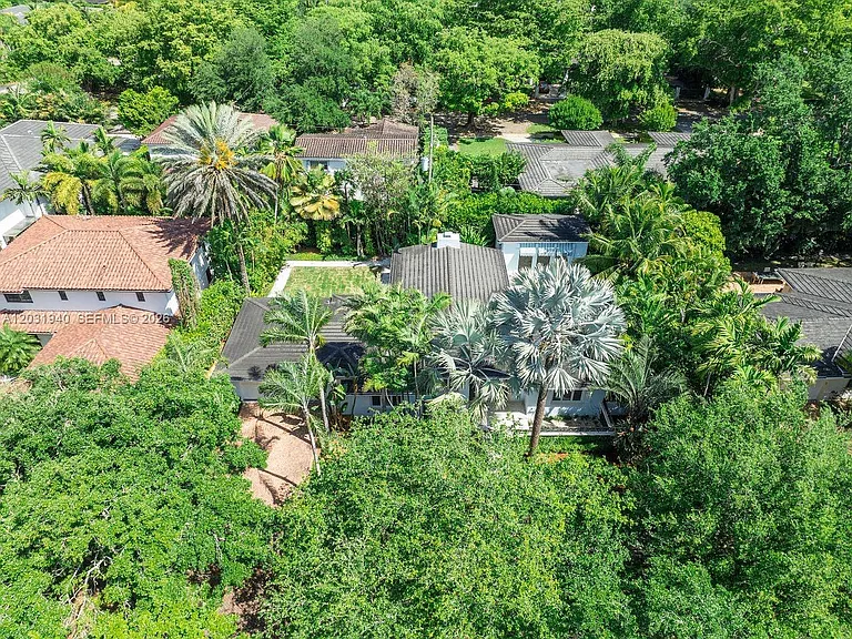 1037 Alfonso Ave — Photo 6