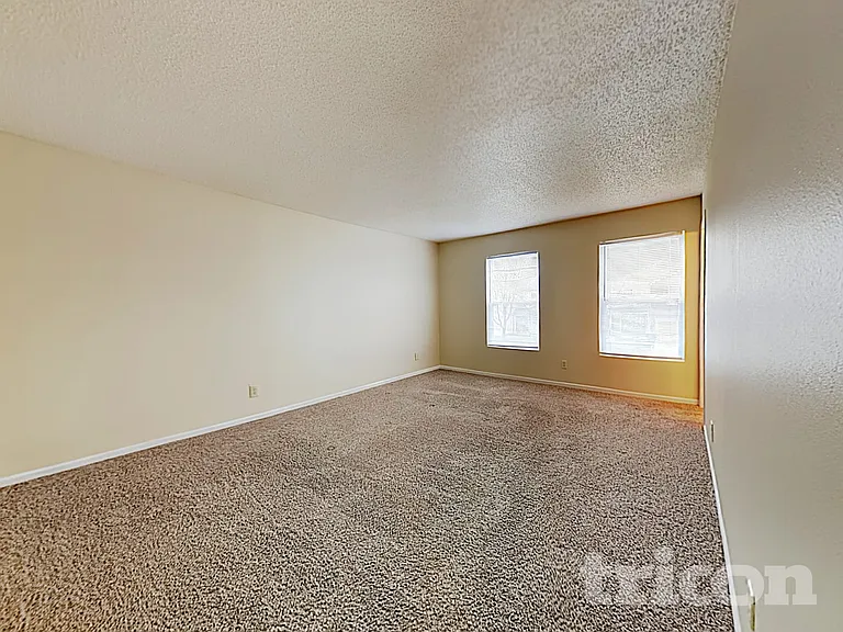 7913 States Bend Ln — Photo 8