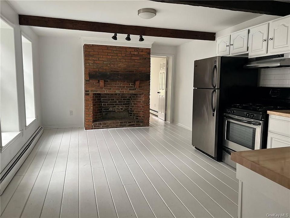 1st image of 121 Warren St #1