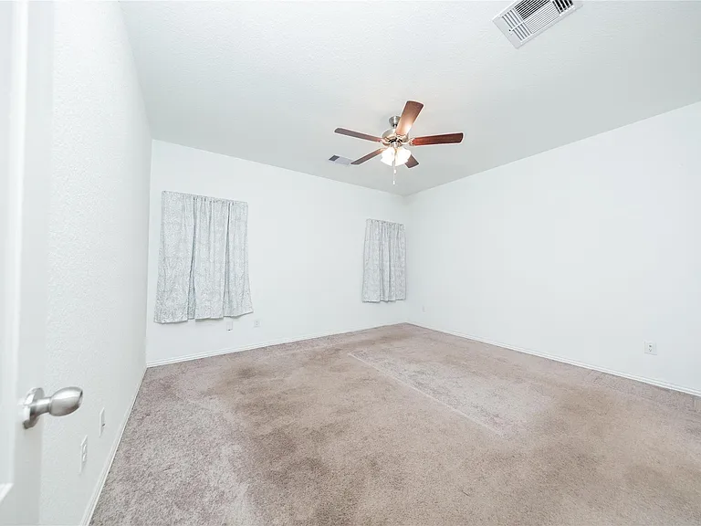 31206 Whitfield Ct — Photo 11