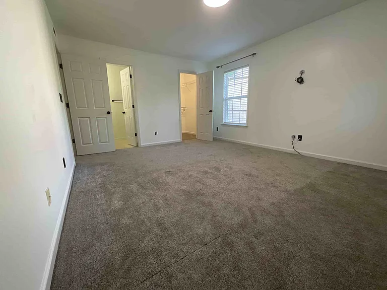 421 Ivy Glen Dr — Photo 16