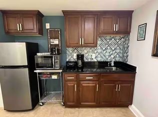 9203 Cedarcrest Dr, Bethesda, MD 20814