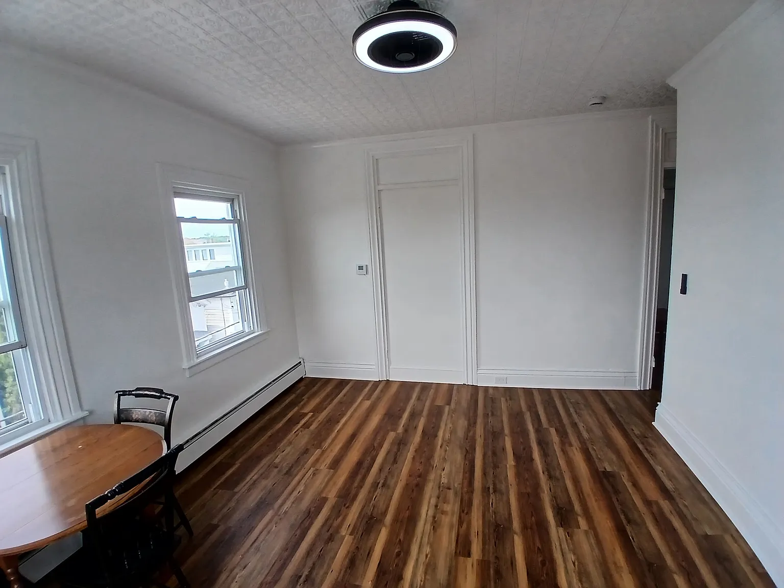 2 bed, 925 sqft, $3,950 — Photo 3