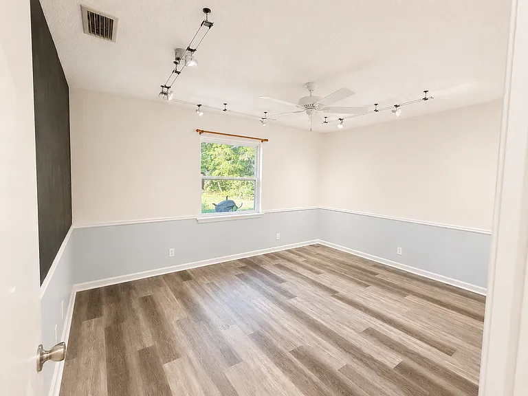 212 Muskogee Ct — Photo 8
