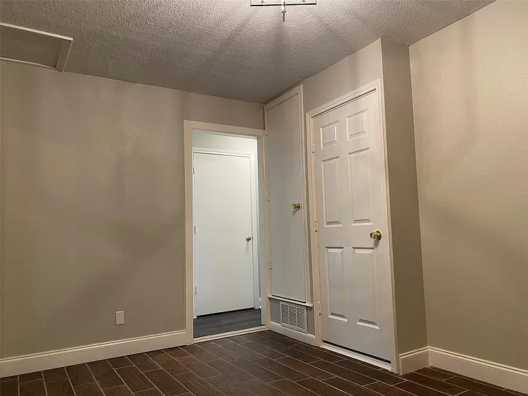 161 S Heartz Rd — Photo 12