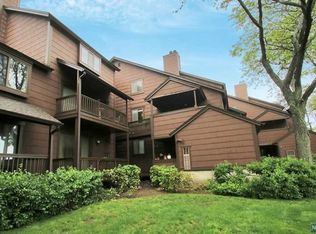 277 Sunset Ky, Secaucus, NJ 07094