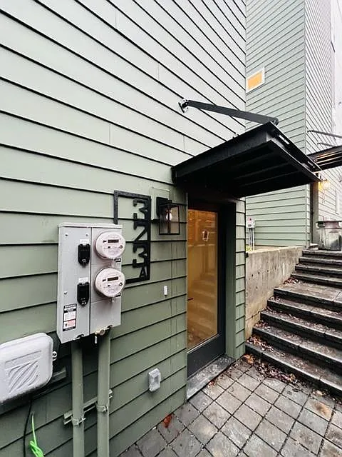 323A Martin Luther King Jr Way S — Photo 2