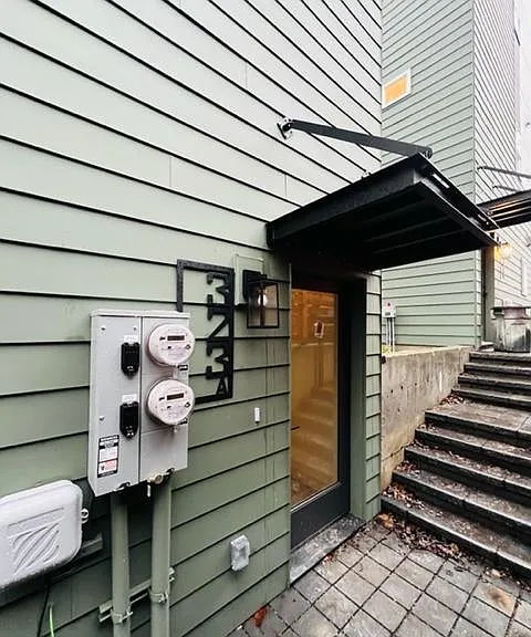 323A Martin Luther King Jr Way S — Photo 2