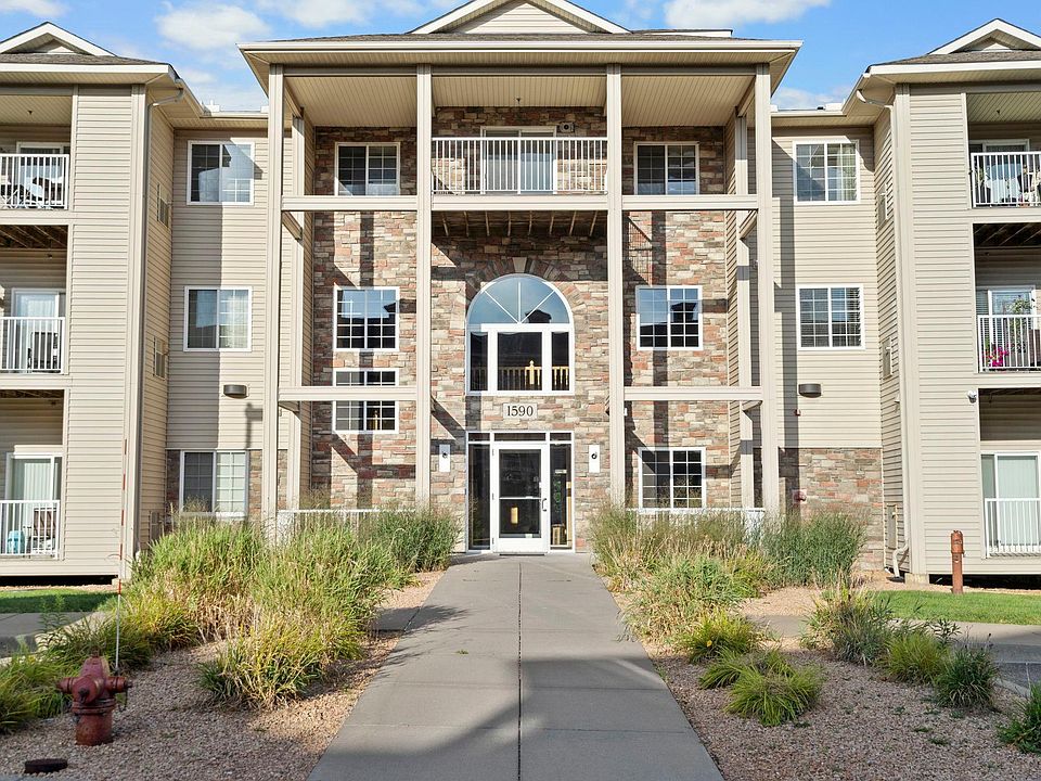 1st image of 1590 Parkwood Dr APT 205