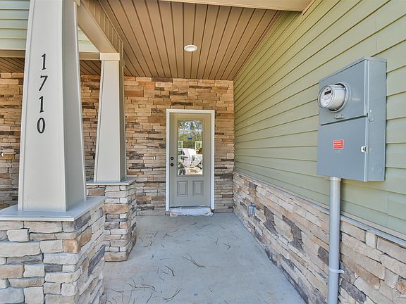 4th image of 1712 Sound Haven Ct