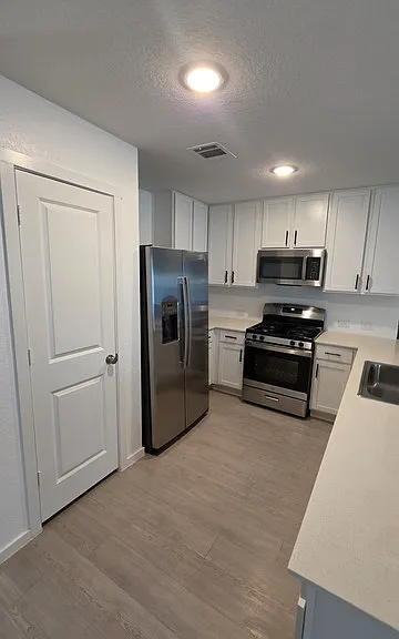 430 Sarah Way — Photo 2