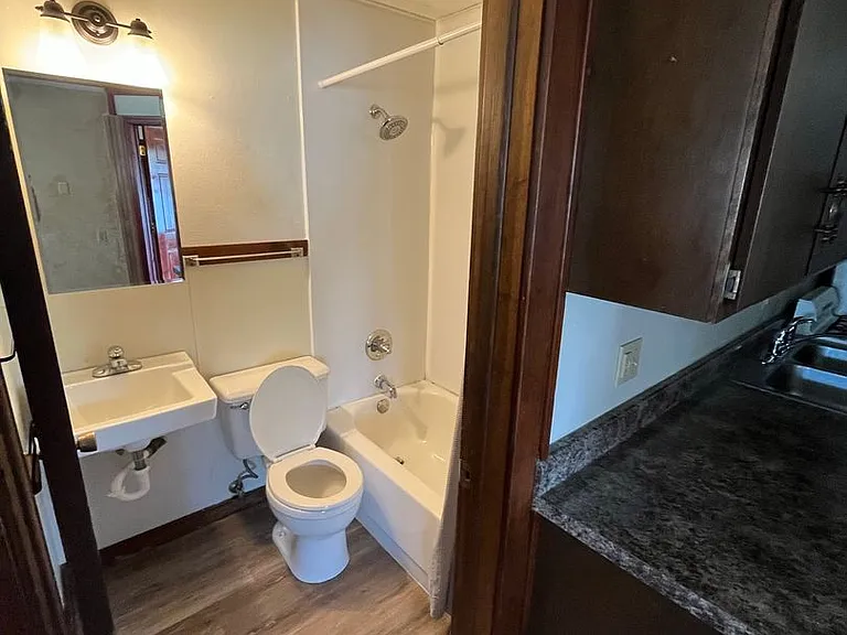 2521 Iowa St — Photo 20