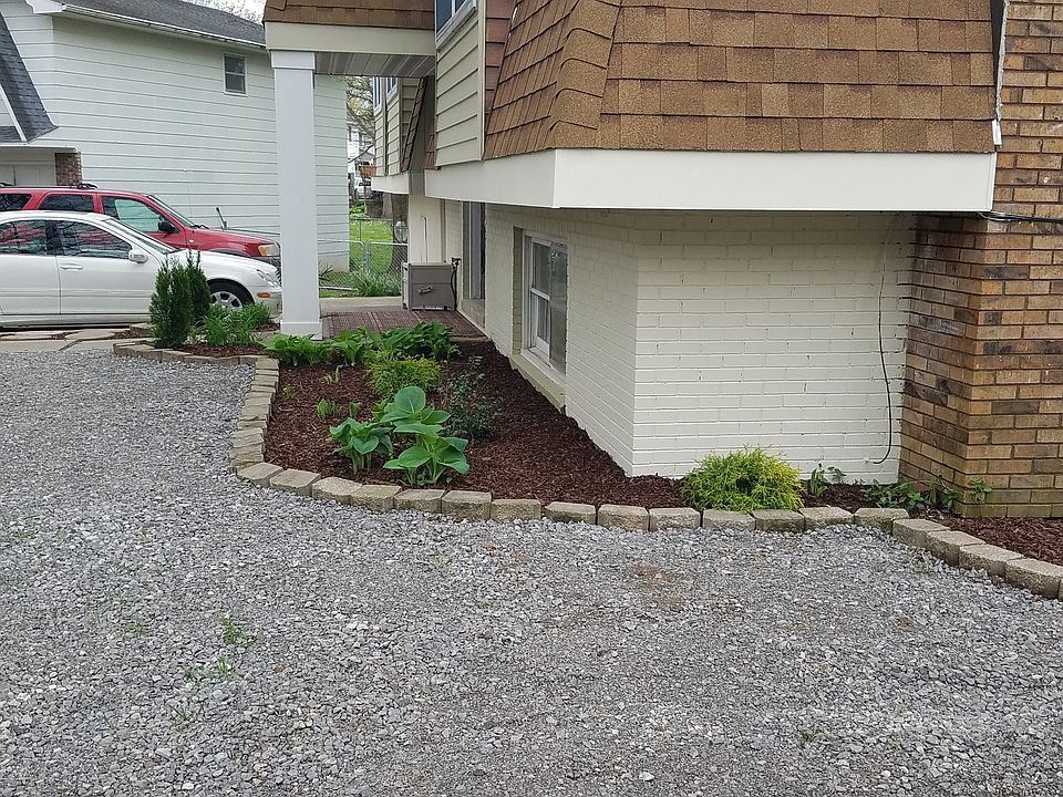 2nd image of 223 Vicki Lynn Cir