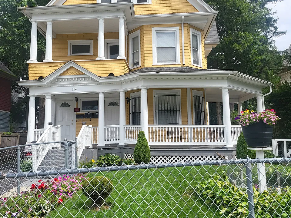194-196 Vine St