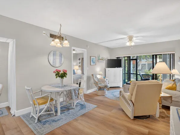 35 Greenbrier St #6-104, Marco Island, FL 34145