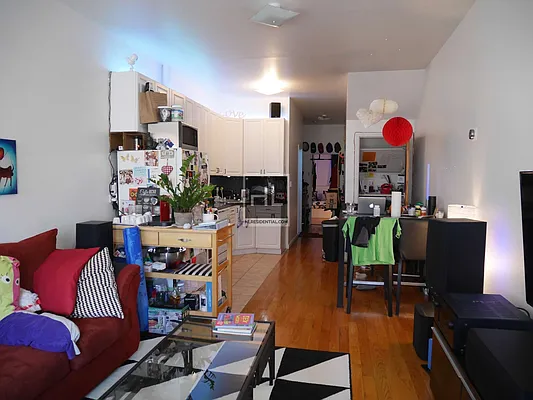 Rented by Highline Residential | media 18