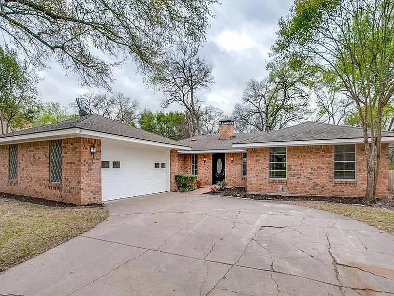 726 Cottonwood Cir — Photo 38