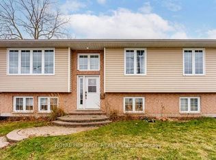 1 Heber St #A, Quinte West, ON K8V 1M4
