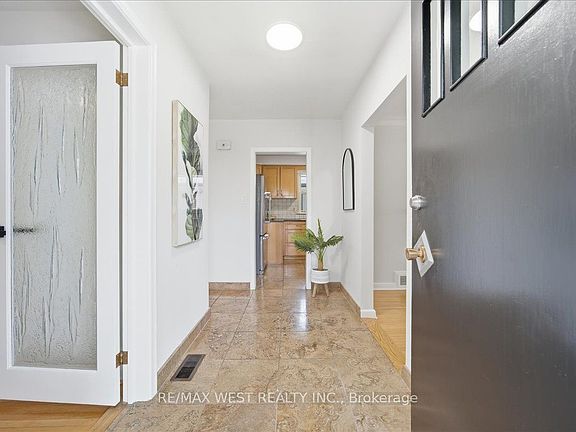 2nd image of 19 Decarie Cir