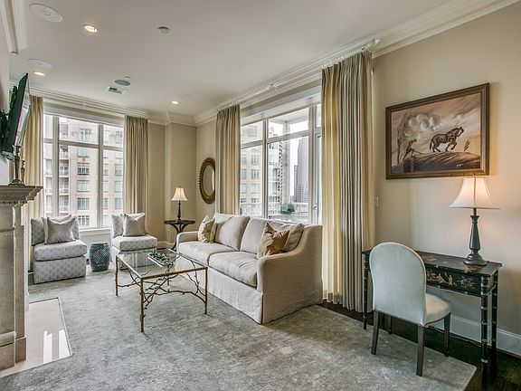 5th image of 2555 N Pearl St APT 1502