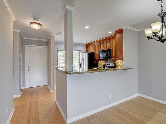 3rd image of 3275 Frederick Blvd #18
