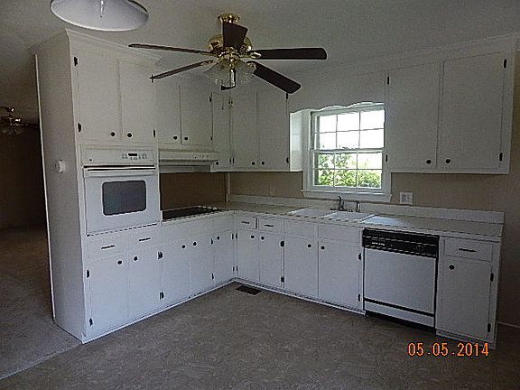 3rd image of 208 Woodbine St