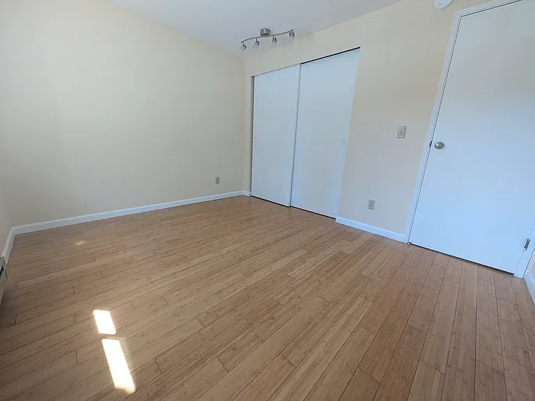 4316 W Lake Sammamish Pkwy SE #H302 — Photo 10