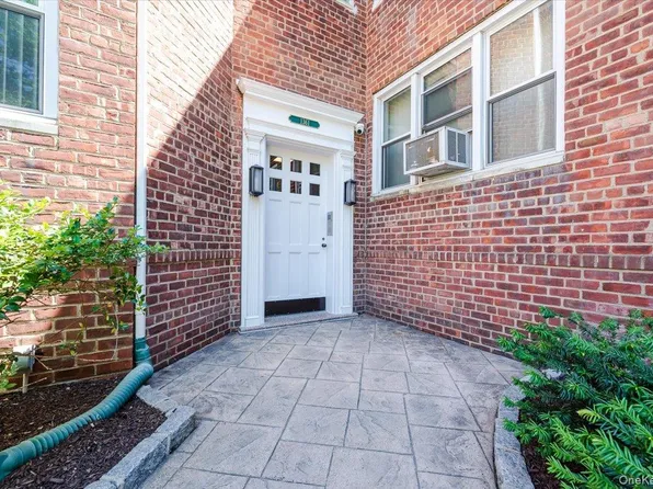 1361 Broadway #B-26, Hewlett, NY 11557