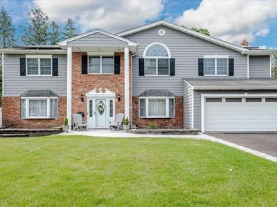8 Hollister Lane, Islip, NY, 11751
