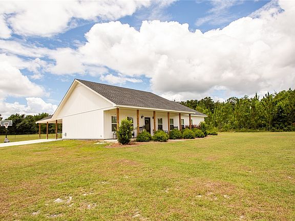 3rd image of 104 Wildwood St