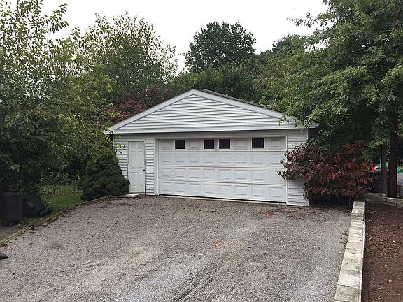 2nd image of 221 Marlboro Dr